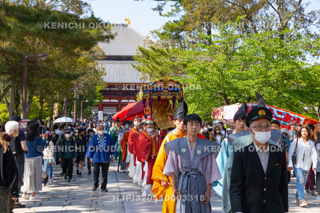 奈良県　東大寺　聖武天皇祭　聖武天皇慶讃法要　退下