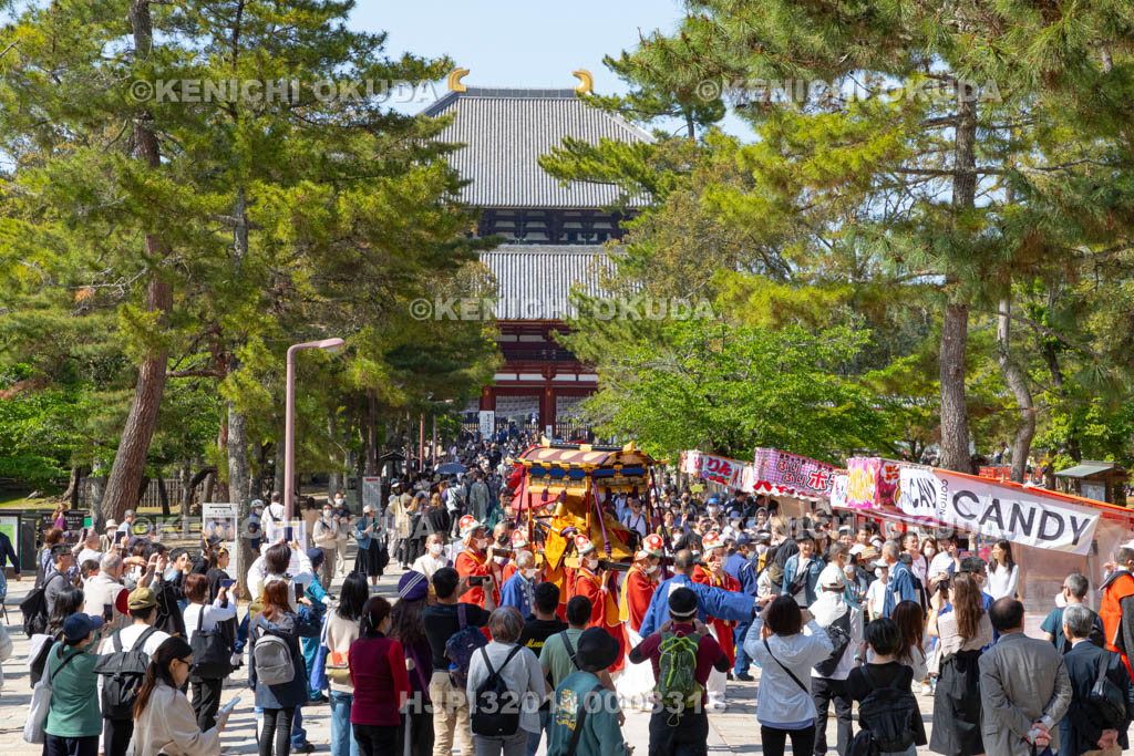奈良県　東大寺　聖武天皇祭　聖武天皇慶讃法要　退下