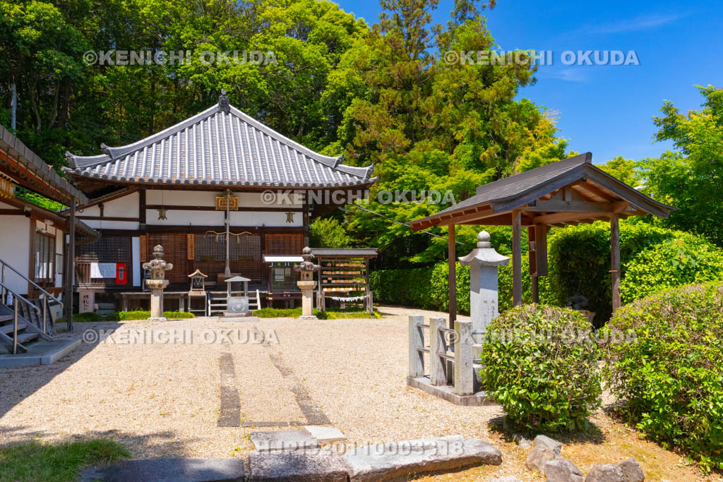 奈良県　御厨子観音（妙法寺）　本堂