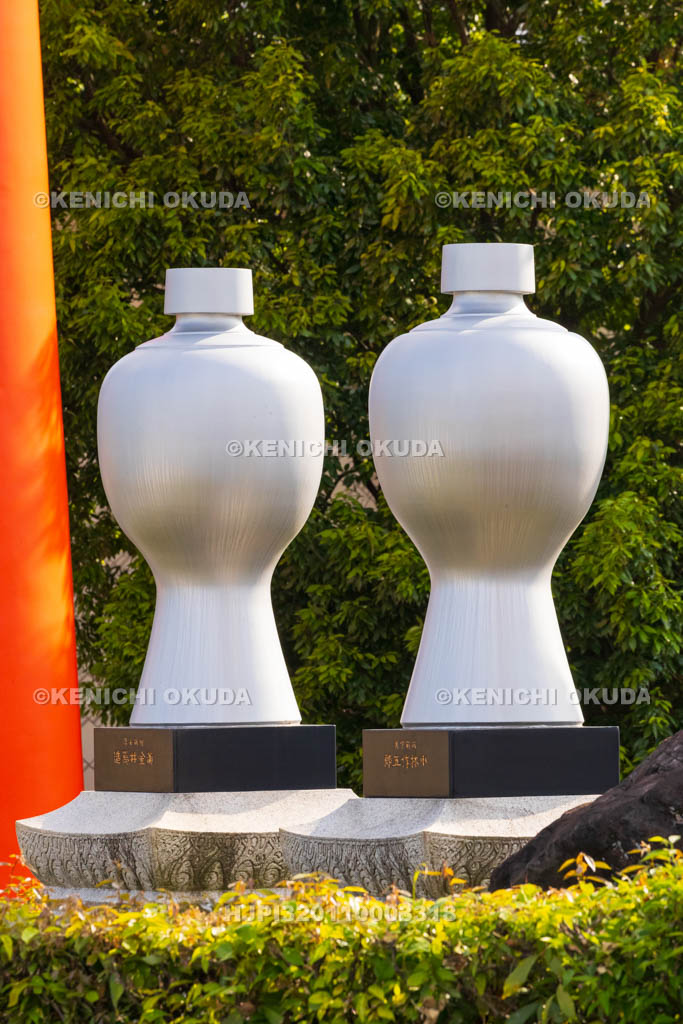 京都府　松尾大社　瓶子（へいじ）　大鳥居付近