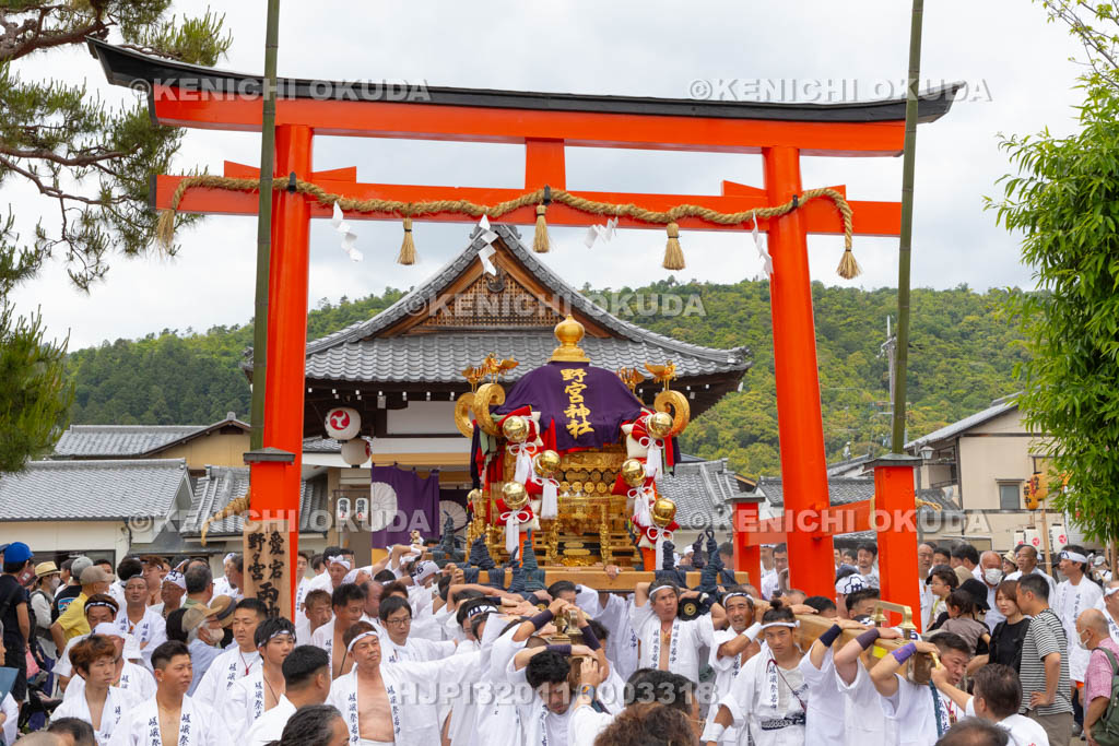 京都府　嵯峨祭還幸祭　神輿渡御　御旅所発輿