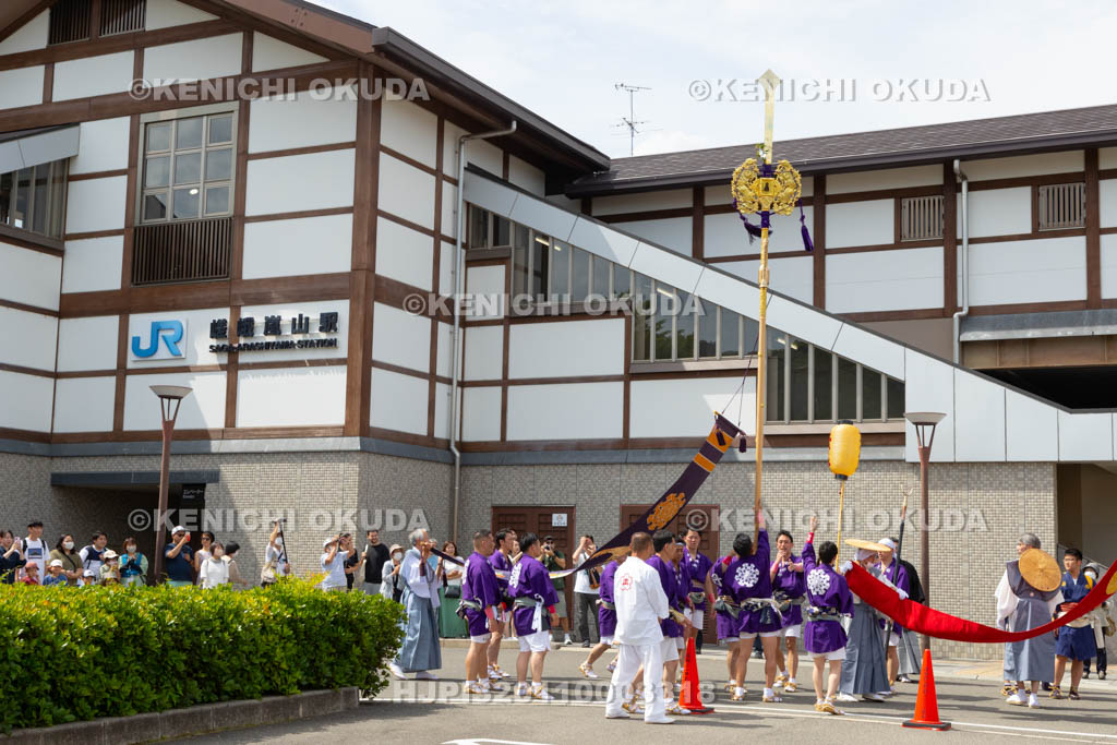 京都府　嵯峨祭還幸祭　剣鉾差し