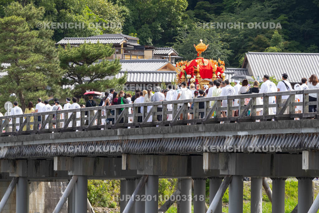 京都府　嵯峨祭還幸祭　神輿渡御