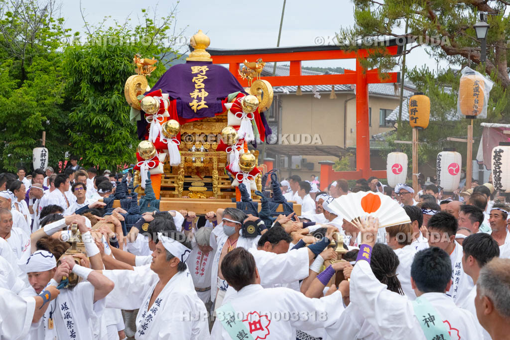 京都府　嵯峨祭還幸祭　神輿渡御　御旅所着輿