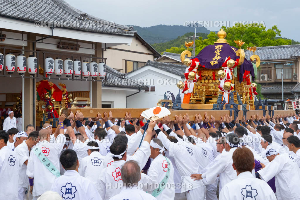 京都府　嵯峨祭還幸祭　神輿渡御　御旅所着輿　差上げ