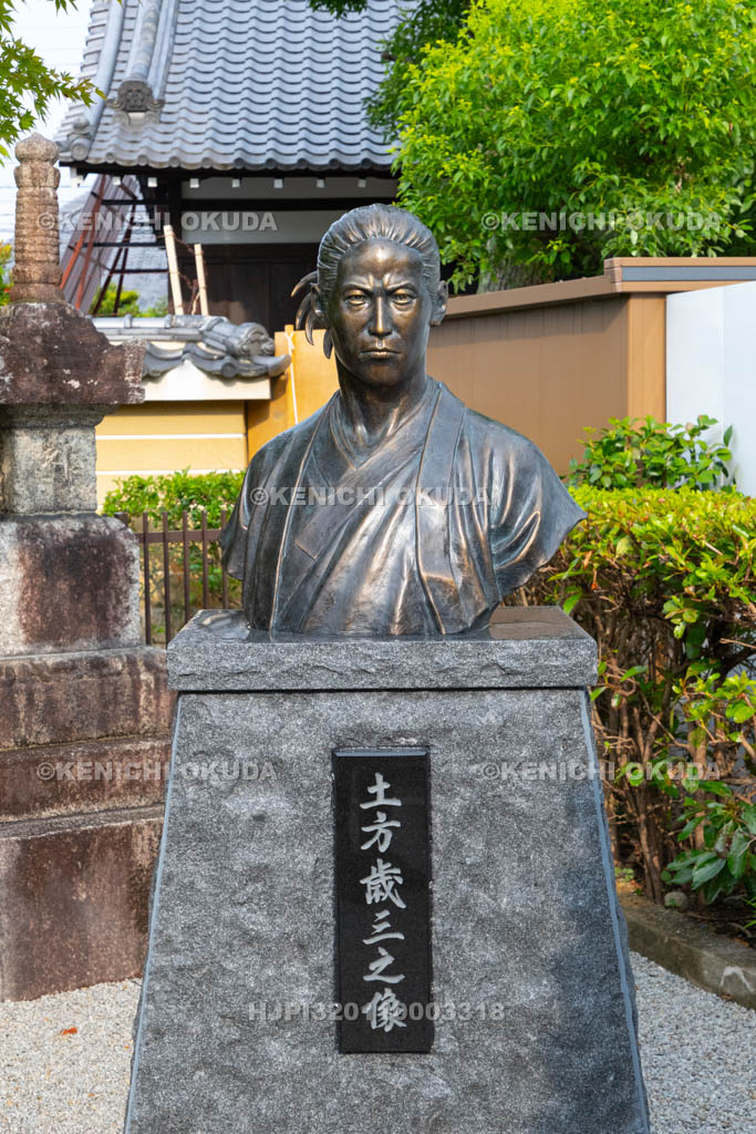 京都府　壬生寺　壬生塚　土方歳三の像