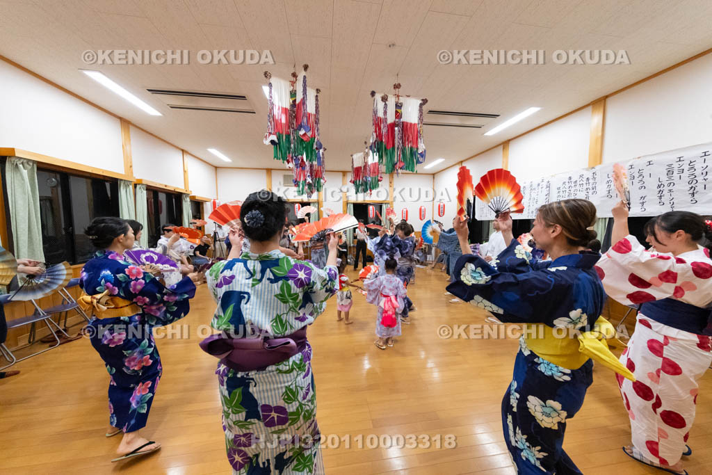 奈良県　十津川の盆踊（小原）　曲目「高い山音頭」