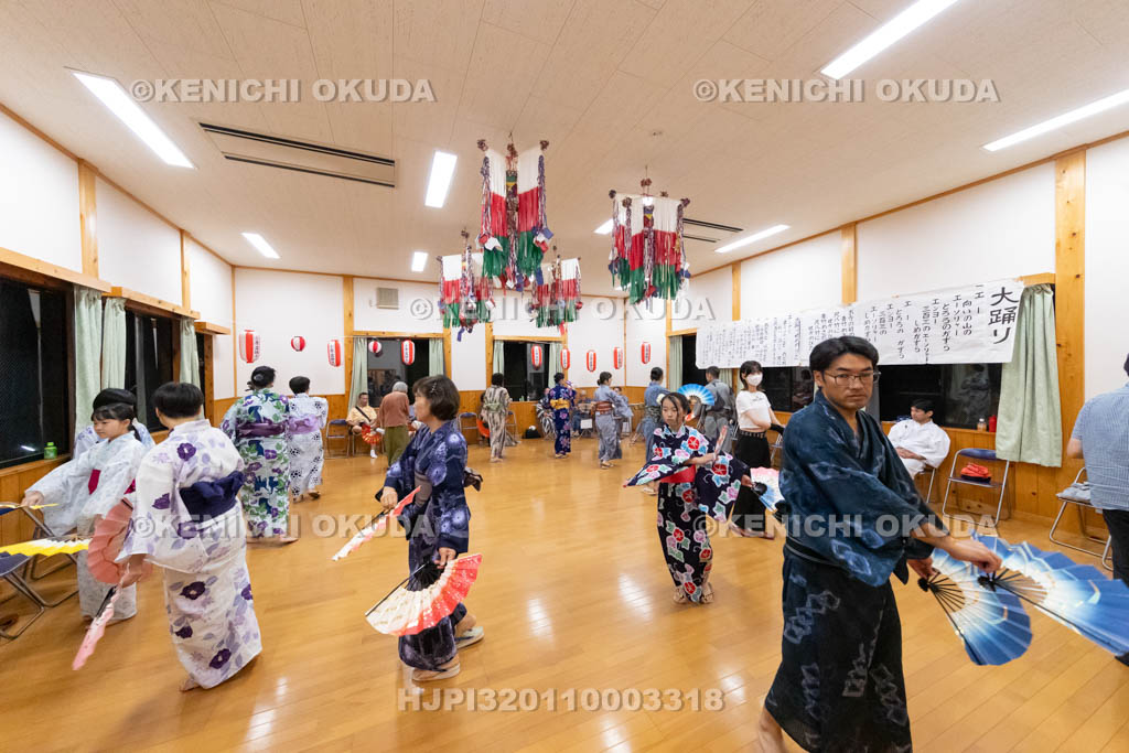 奈良県　十津川の盆踊（小原）　曲目「草津節」