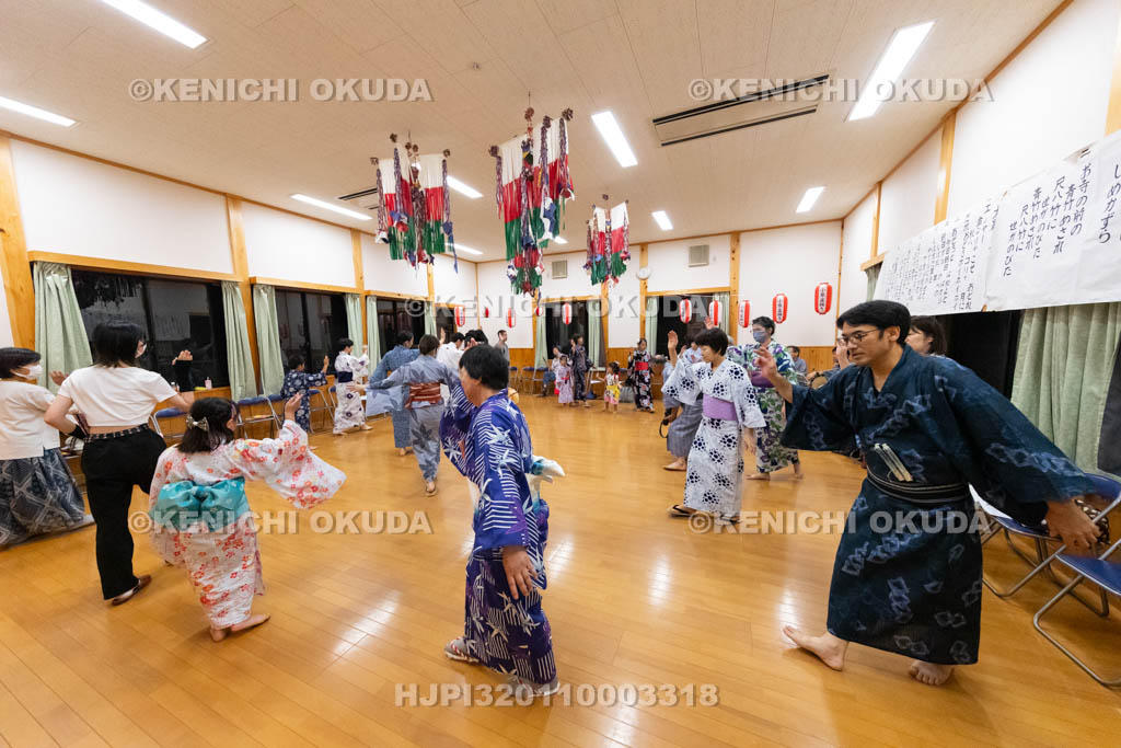 奈良県　十津川の盆踊（小原）　曲目「伊勢音頭（手おどり）」