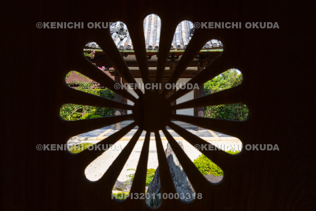 京都府　酬恩庵一休寺　宗純王廟（一休禅師の墓）