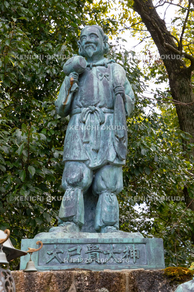 奈良県　御嶽山大和本宮　御嶽三柱の大神像　大己貴大神