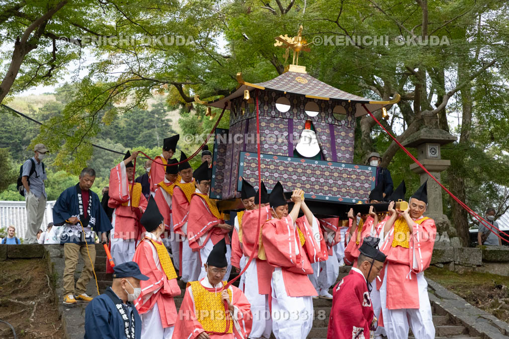 奈良県　手向山八幡宮　転害会　神幸祭（神輿渡御）