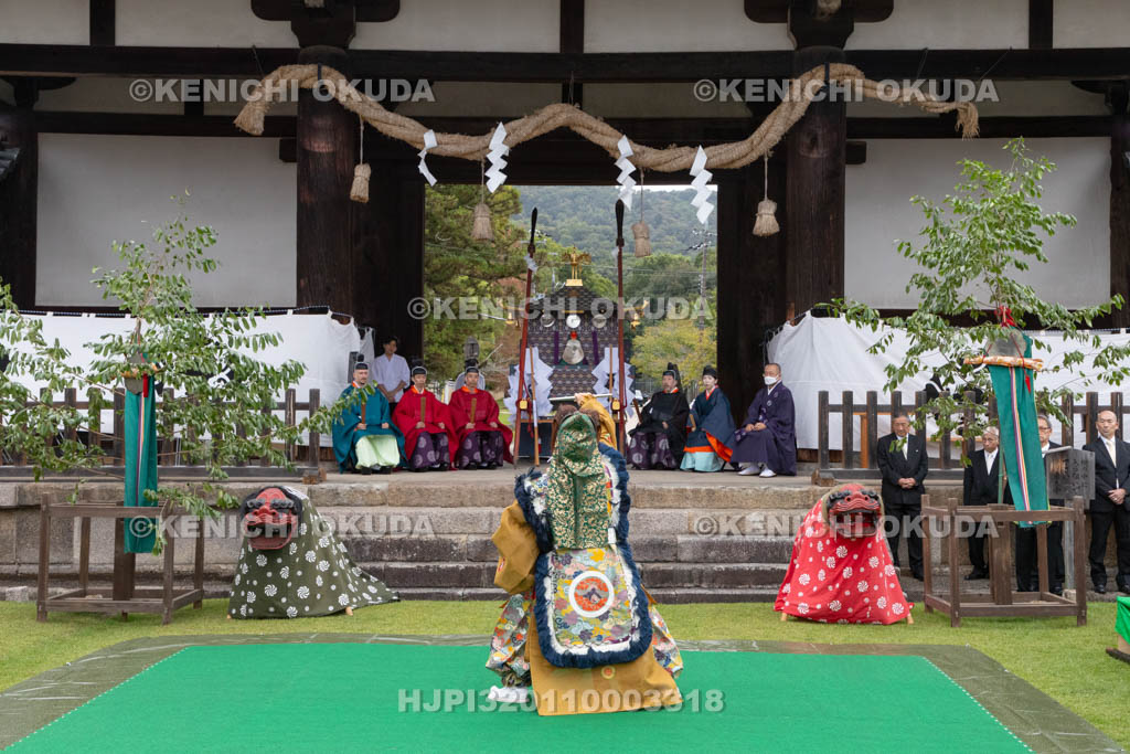 奈良県　手向山八幡宮　転害会　舞楽「納曽利」