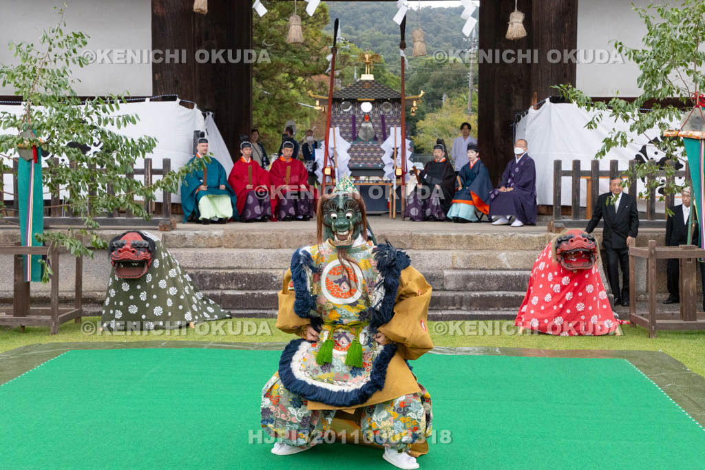 奈良県　手向山八幡宮　転害会　舞楽「納曽利」