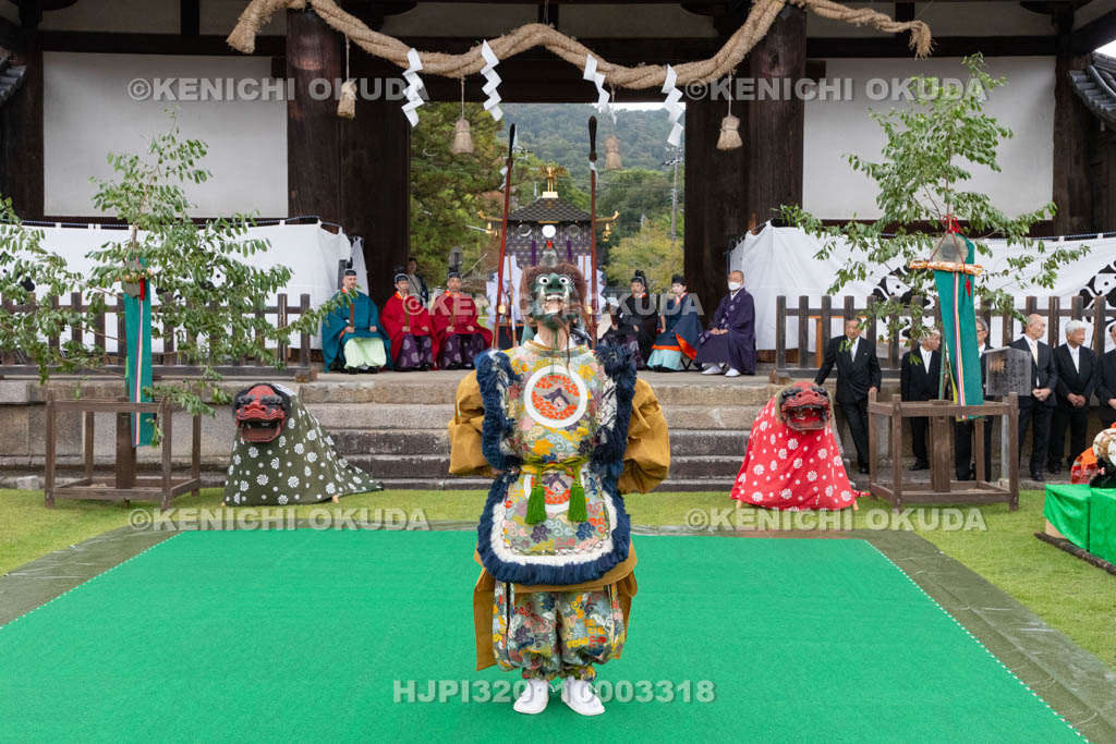 奈良県　手向山八幡宮　転害会　舞楽「納曽利」