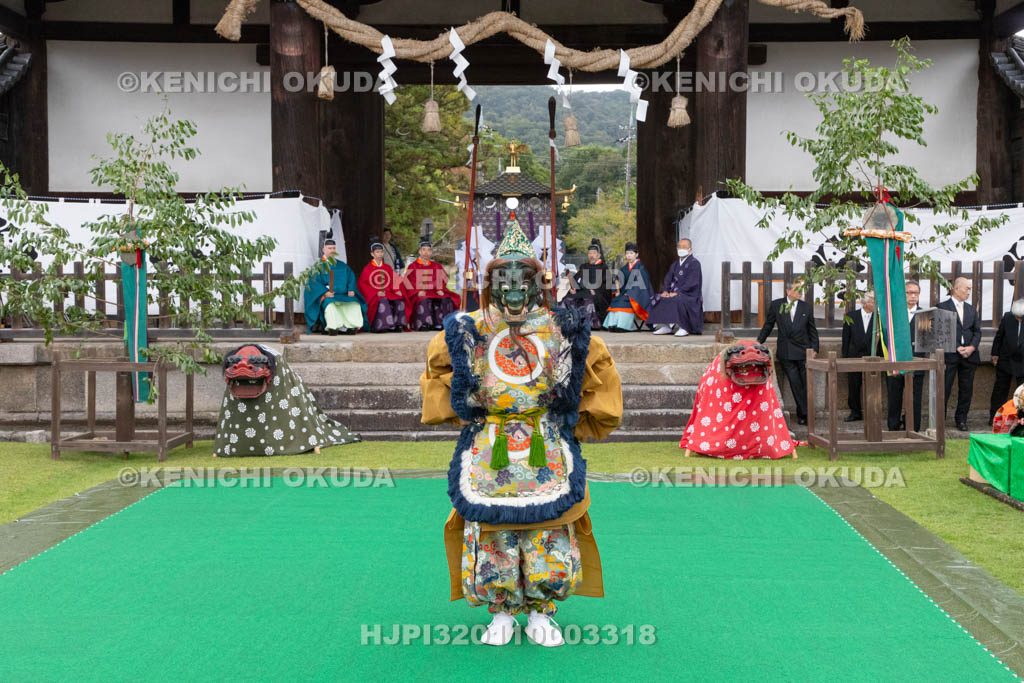 奈良県　手向山八幡宮　転害会　舞楽「納曽利」