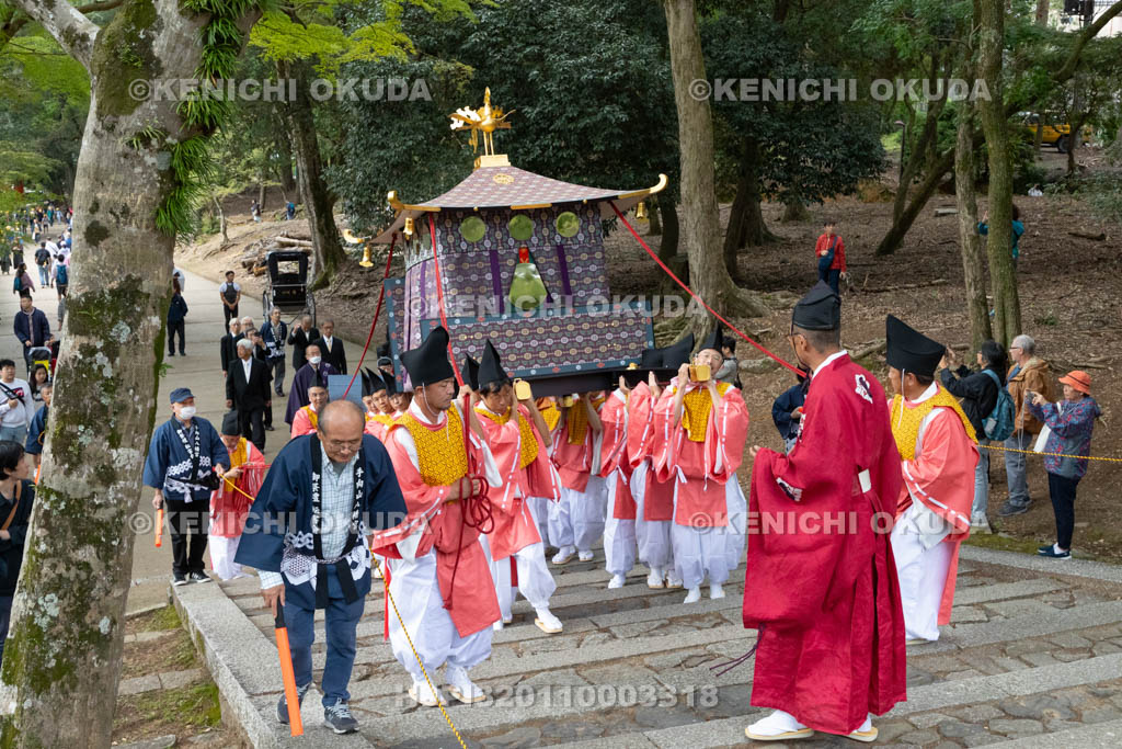 奈良県　手向山八幡宮　転害会　還幸（神輿還御）