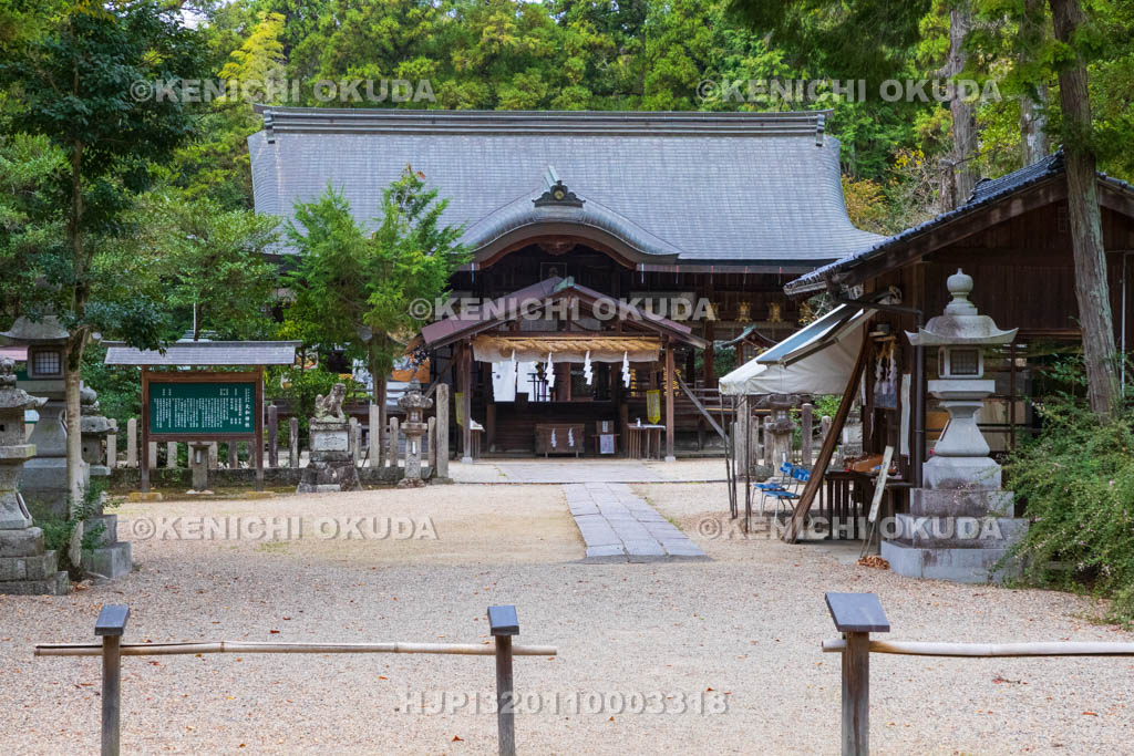 奈良県　大和神社　拝殿