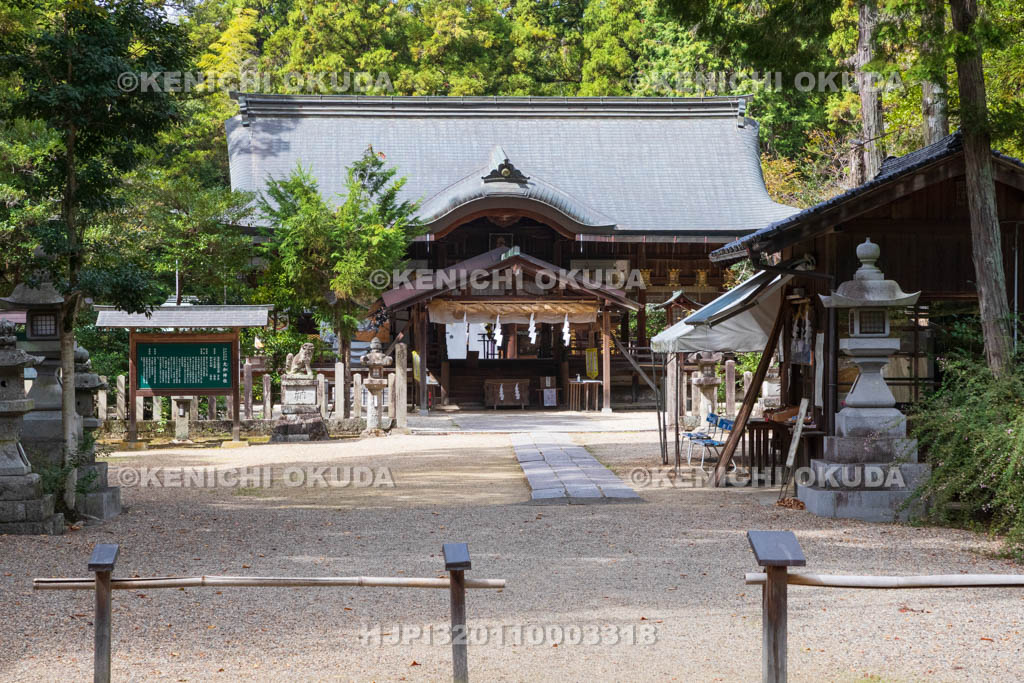奈良県　大和神社　拝殿