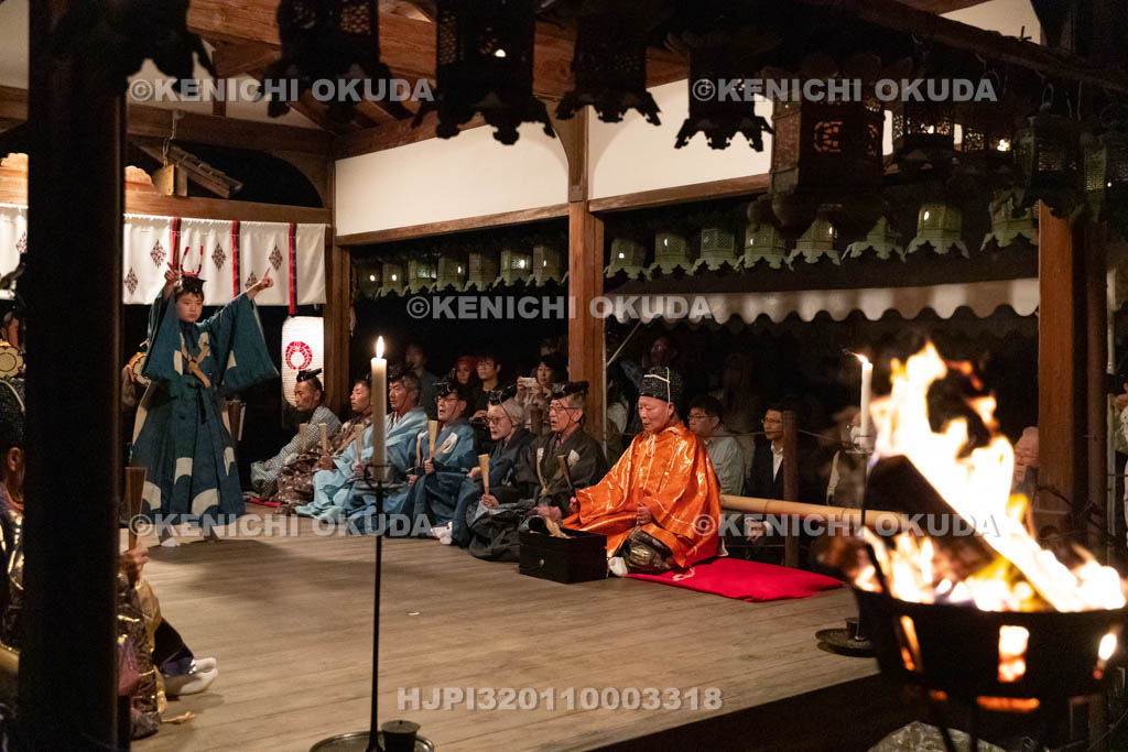 奈良県　奈良豆比古神社　翁舞　千歳（せんざい）舞