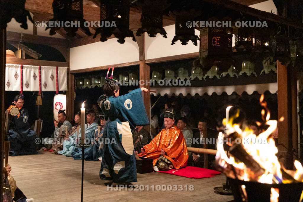 奈良県　奈良豆比古神社　翁舞　千歳（せんざい）舞