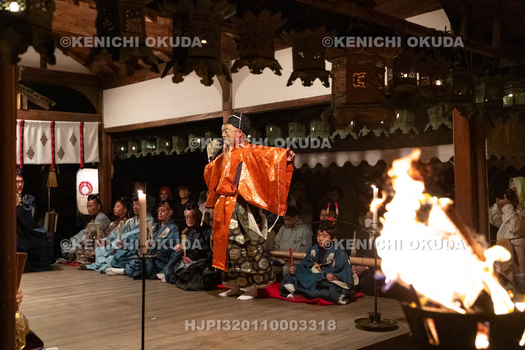 奈良県　奈良豆比古神社　翁舞　太夫（たゆう）舞