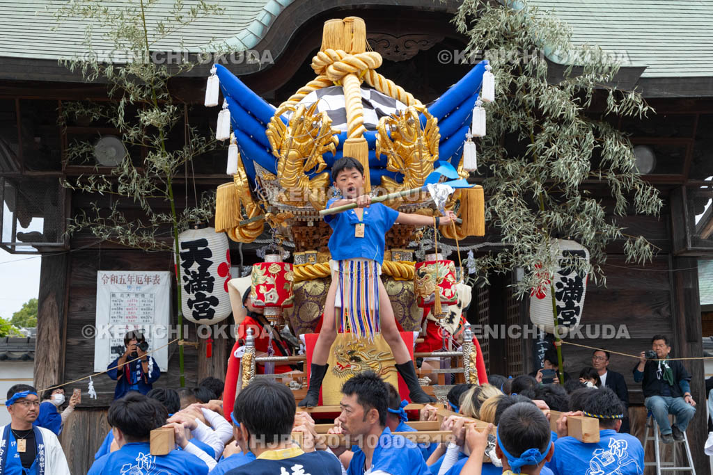 兵庫県　曽根天満宮　秋季例大祭（本宮）　子供屋台宮入（伊保西部）