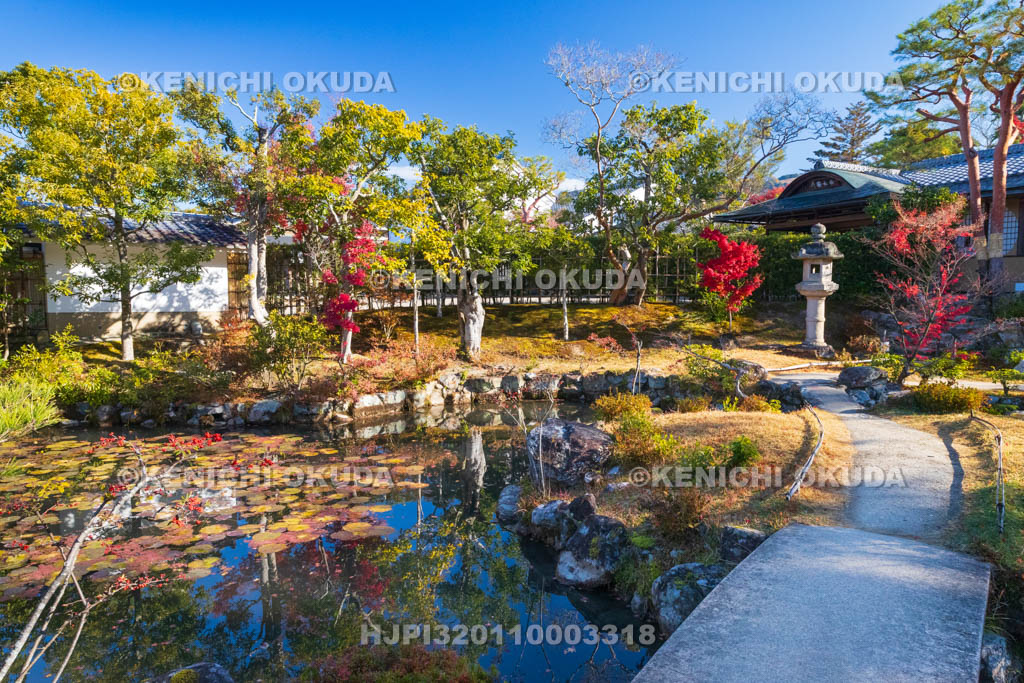 奈良県　紅葉の依水園　前園