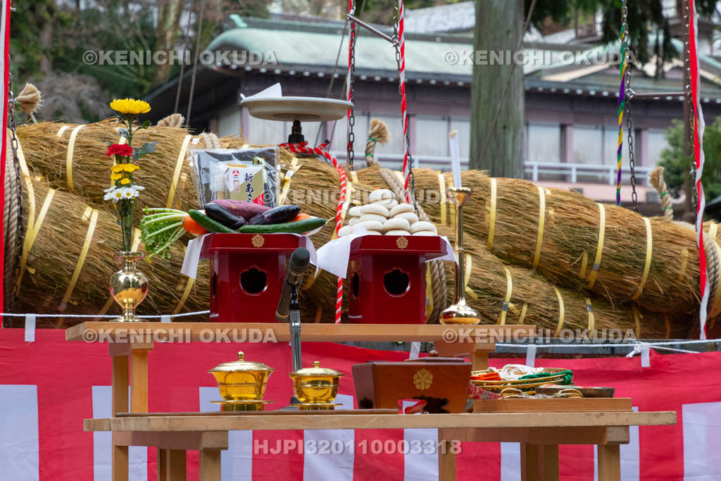 奈良県　宝山寺　大鳥居大注連縄奉納
