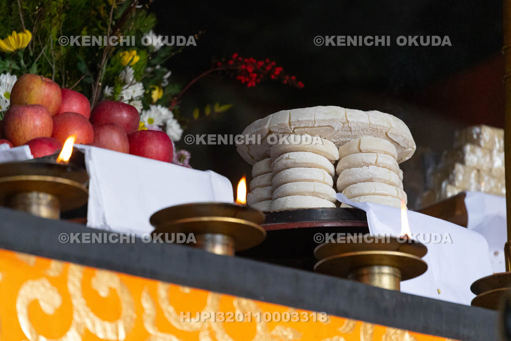奈良県　東大寺　修正会（しゅしょうえ）　笠餅