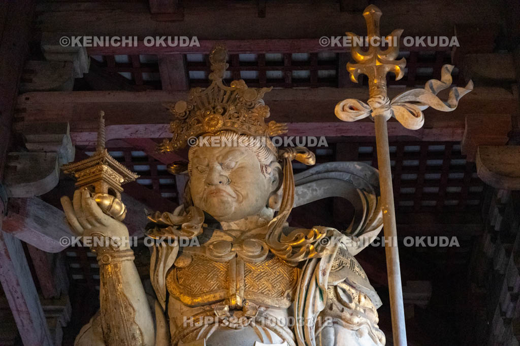 奈良県　東大寺　多聞天立像