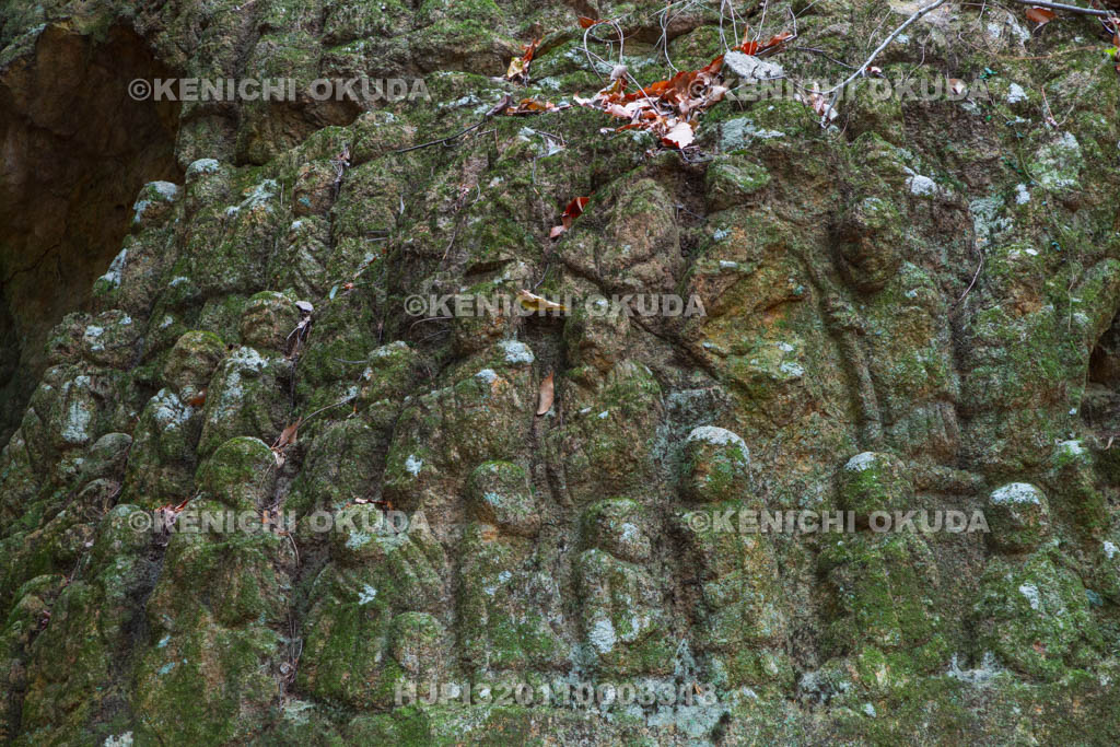 奈良県　壷阪寺（南法華寺）　奥の院　五百羅漢岩
