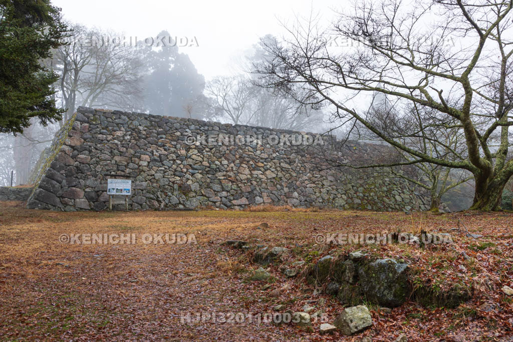 奈良県　霧の高取城　太鼓櫓跡・新櫓跡