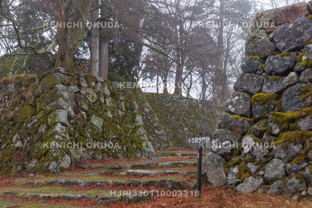 奈良県　霧の高取城　十五間多門跡