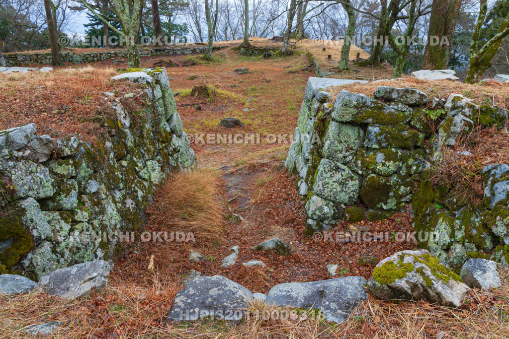 奈良県　高取城　天守台穴蔵入口