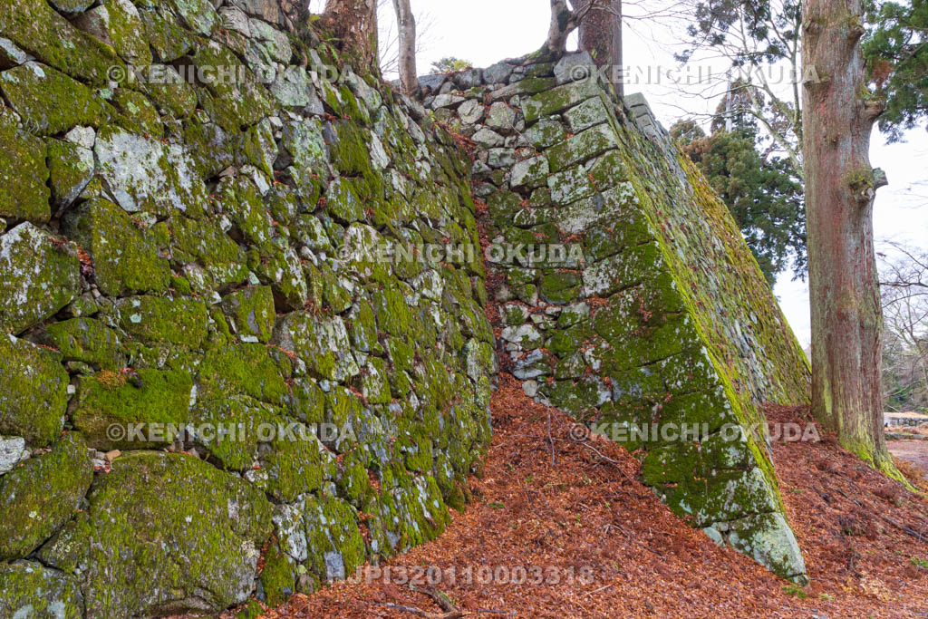 奈良県　高取城　本丸の高石垣群