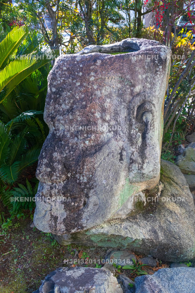 奈良県　光永寺　人頭石