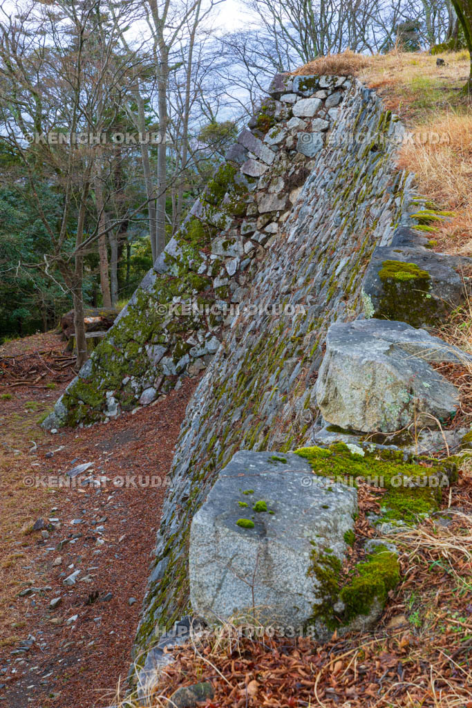 奈良県　高取城　小天守台と本丸の石垣
