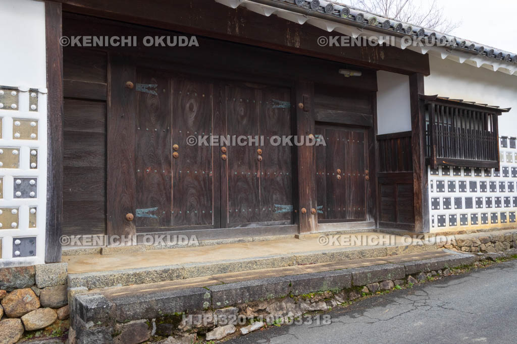 奈良県　高取城旧城下町　土佐街道　植村家長屋門