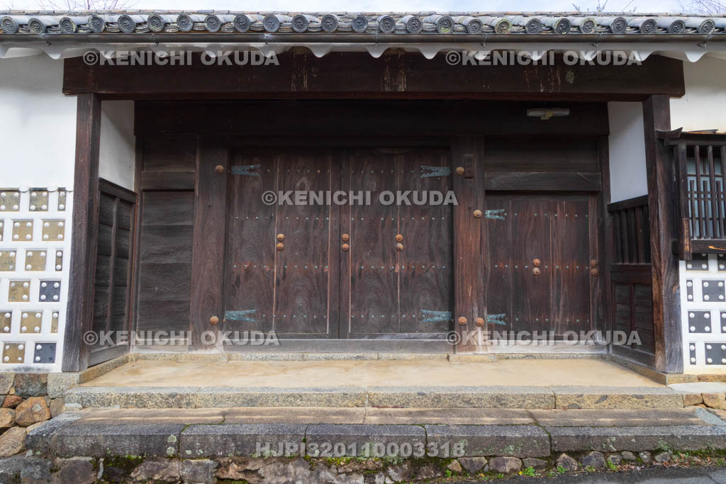 奈良県　高取城旧城下町　土佐街道　植村家長屋門