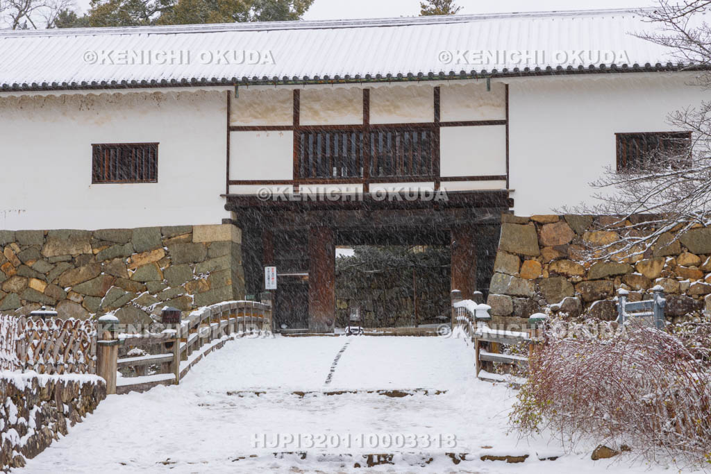 滋賀県　雪の彦根城　天秤櫓（重文）