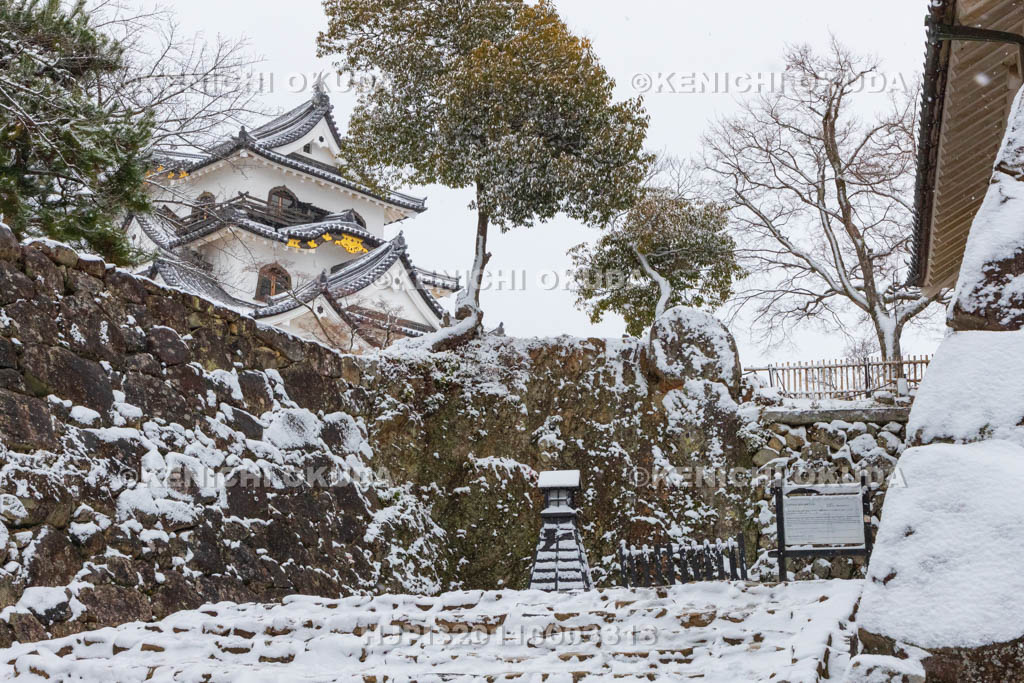 滋賀県　雪の彦根城　天守閣（国宝）