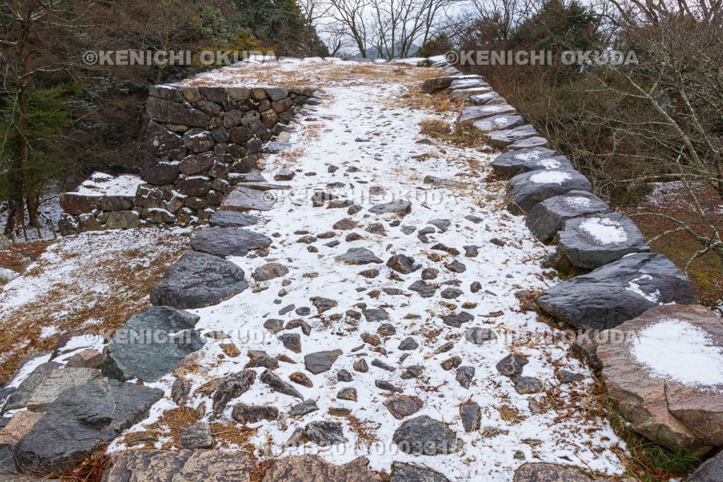 奈良県　残雪の高取城　新櫓跡