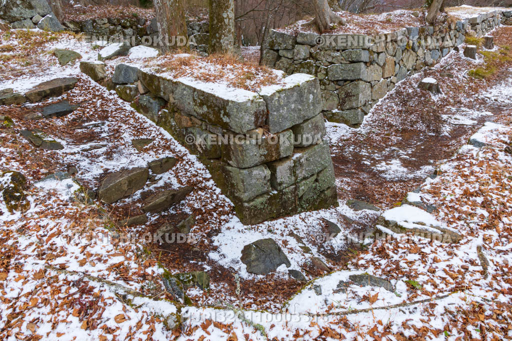 奈良県　残雪の高取城　本丸虎口