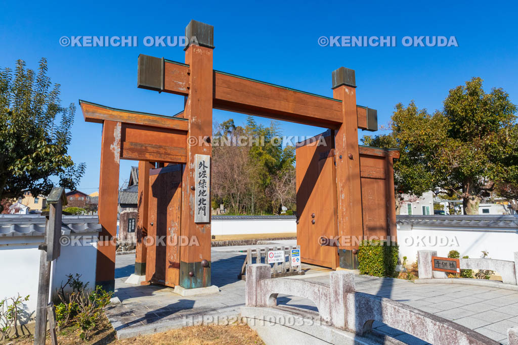 奈良県　大和郡山城　大和郡山城外堀（外堀緑地）　外堀北・冠木（かぶき）門