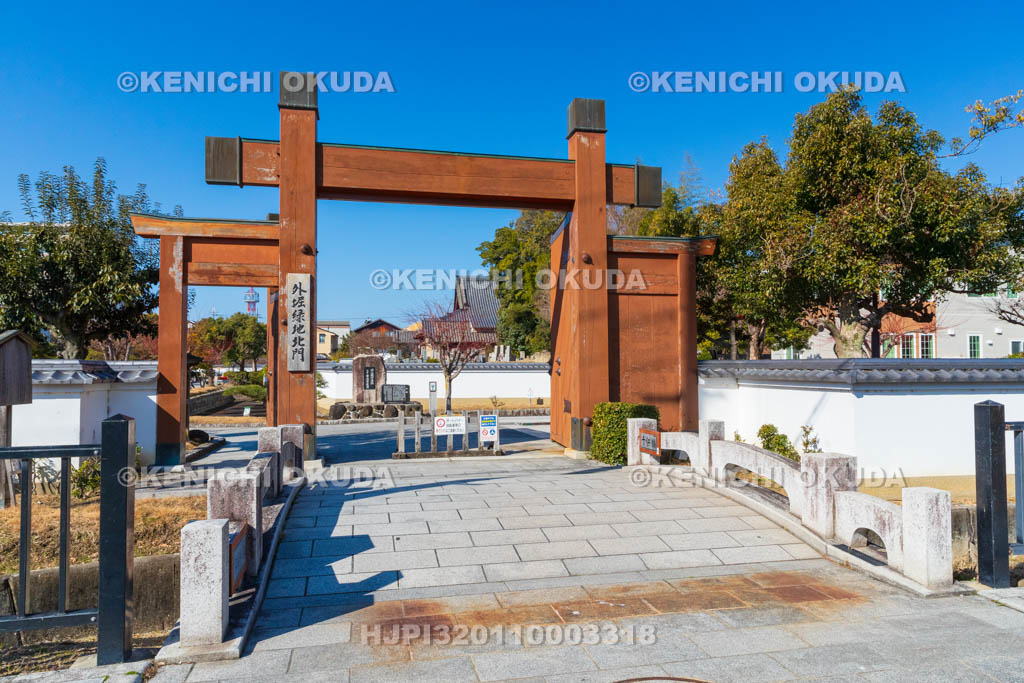 奈良県　大和郡山城　大和郡山城外堀（外堀緑地）　外堀北・冠木（かぶき）門