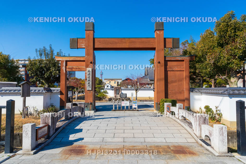奈良県　大和郡山城　大和郡山城外堀（外堀緑地）　外堀北・冠木（かぶき）門