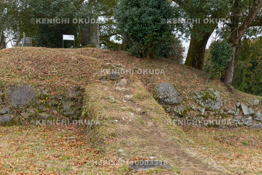 奈良県　宇陀松山城　天守郭