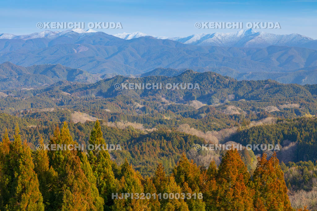 奈良県　宇陀松山城　天守郭からの眺望（大峰山系）