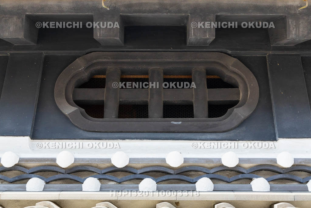 奈良県　宇陀松山城下町　虫籠窓（むしこまど）